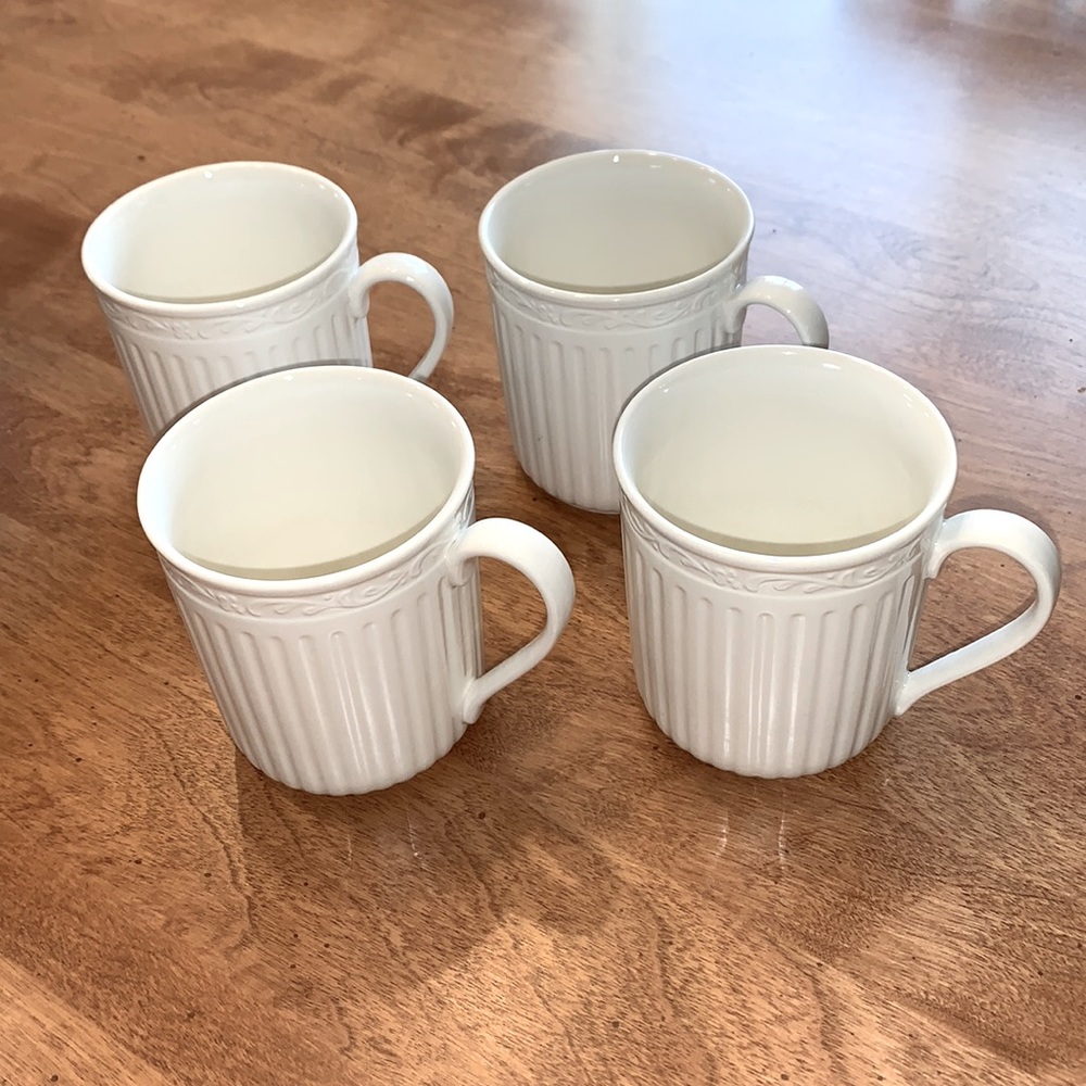 Mikasa Creamy White Mugs (Italian Countryside Collection) Set of 4